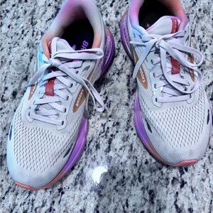 Brooks Women's Multicolor Running Shoes